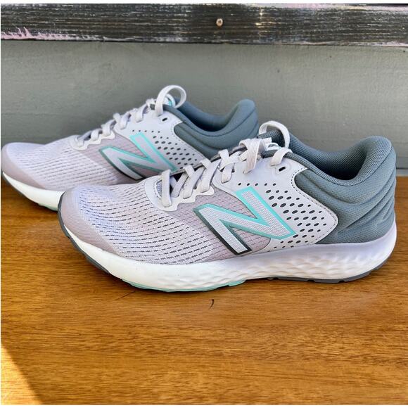 New Balance Shoes - New Balance 520 v7 Women’s Running Shoes Gray Mint Size 8.5 Athletic